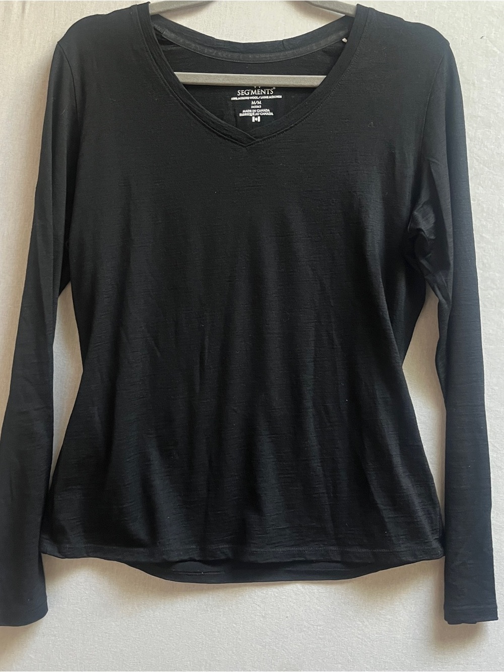 Segments 100 Percent Merino Wool Black Long Sleeve V-Neck Top Womens M
